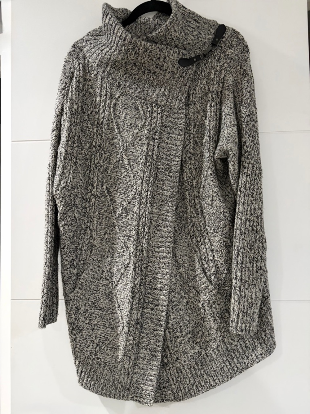 RD Style Black and White Marled Cable Knit Cowl Sweater-Cardigan with Buckle - L